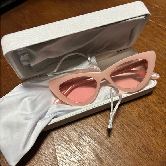 Chimi Accessories - Sophisticated Pink Cat-Eye Sunglasses